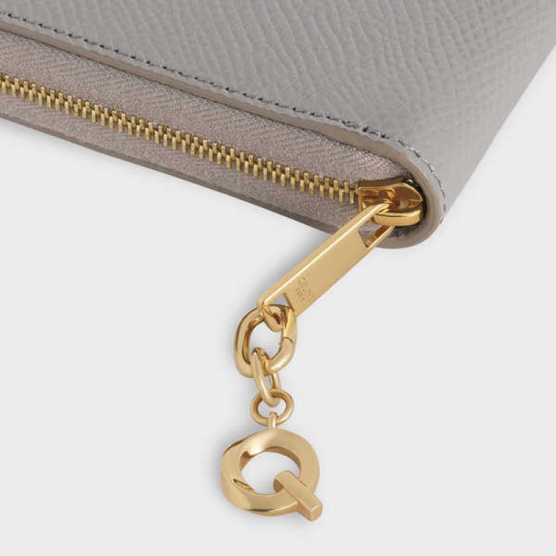 Drobný Kožený Tovar Celine Q Charm In Brass Zlate | CL-592936